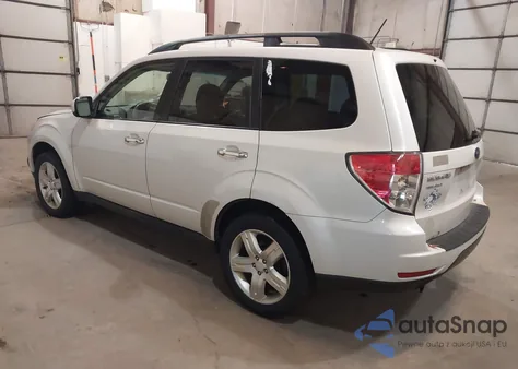 2010 Subaru Forester 2.5X Premium из США, поврежденный, VIN JF2SH6CC9AH736045